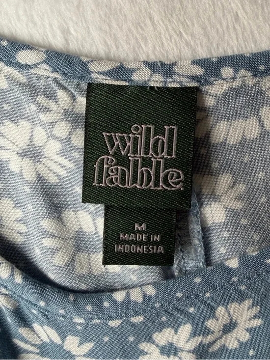wild fable Blue and White Floral Top with Label - Picture 2 of 7